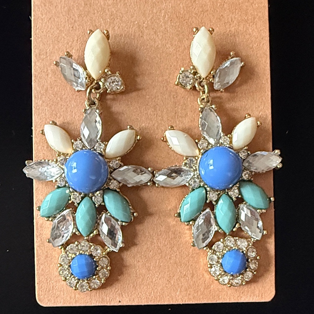 Elegant Blue and Cream floral Earrings